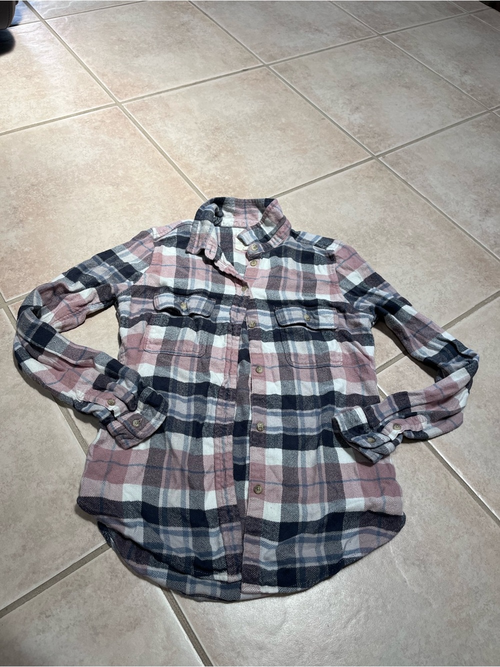 American Eagle Outfitters Pink & Navy Plaid Button-Down Shirt